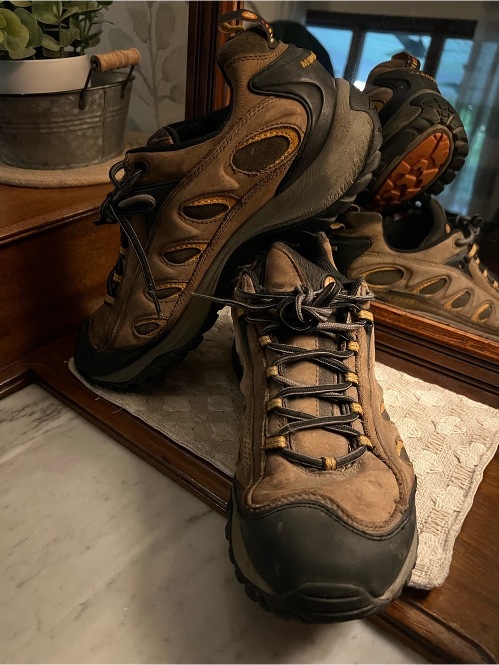 MERRELL Classic Radius Outdoor Leather & Vibram Hiking Boots Brown Men's Sz 10.5